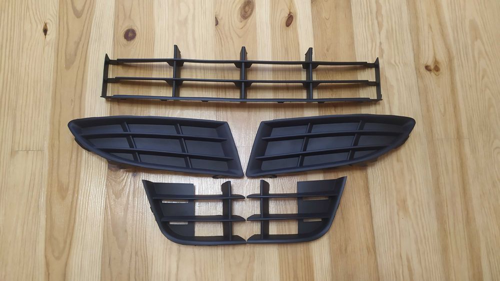 Решетка Заглушка в бампер SuperB,Octavia A7,Octavia A5,Tour,Fabia,Audi