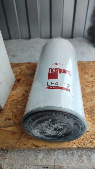 Фільтр масляни LF4112