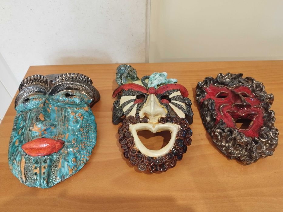 Máscara em tom beje do Nuno Ferreira