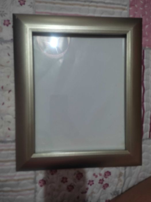 Moldura dourada 20 x 25 cm