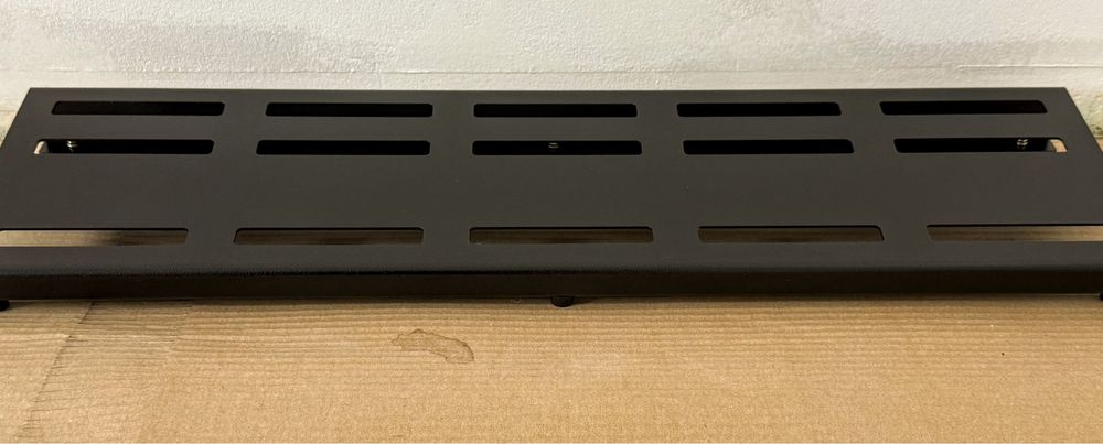 Pedalboard podlga na efekty gitarowe 640x 180