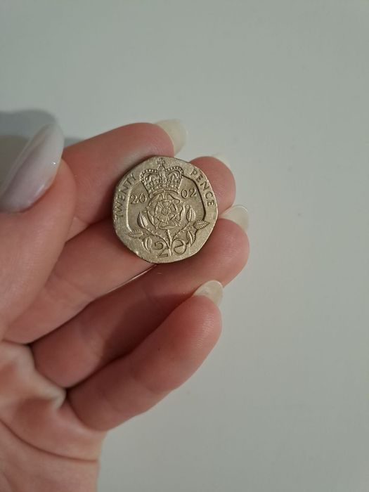 Британська монета 20 пенсів