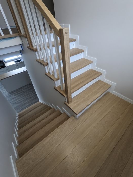 Schody drewniane producent balustrady