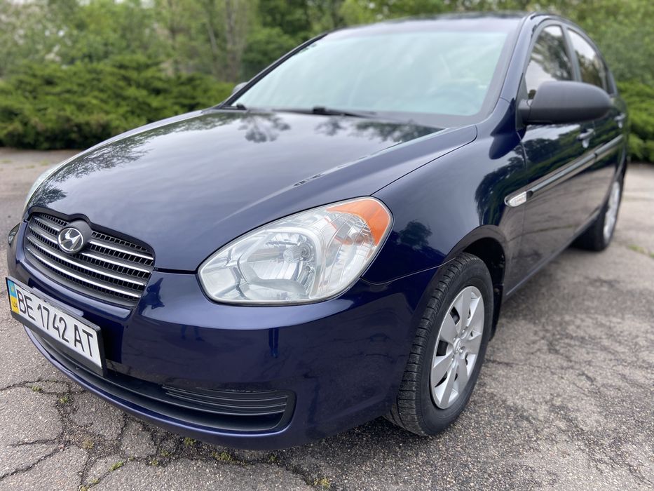 Продам HYUNDAI 97 т ПРОБЕГ состояние идеальное