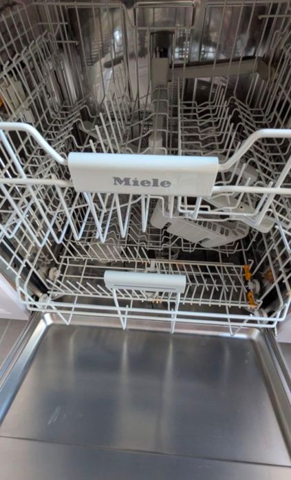 Посудомийна машина Miele 6300i