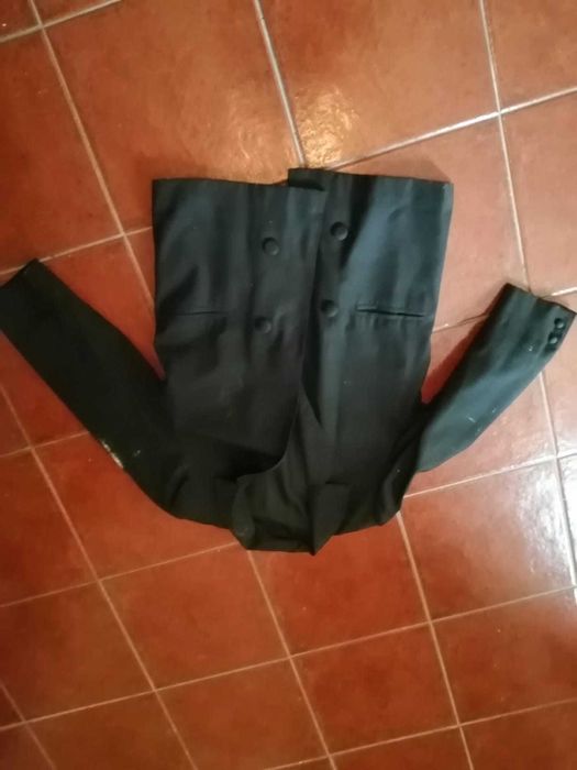 blazer preto curto tamanho m com botoes
