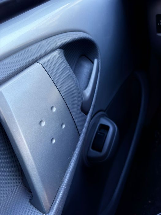 Peugeot 107 black and silver