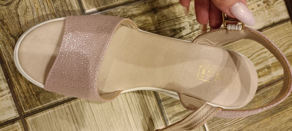 Босоніжки жіночі, шкіра натуральна, 39 розмір