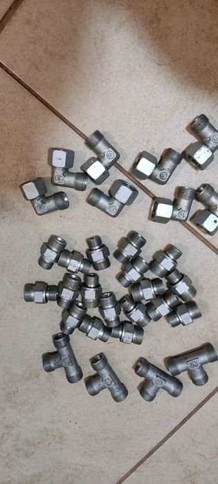 Шланг гідравлічні шланги, є довжиною 10,метрові,