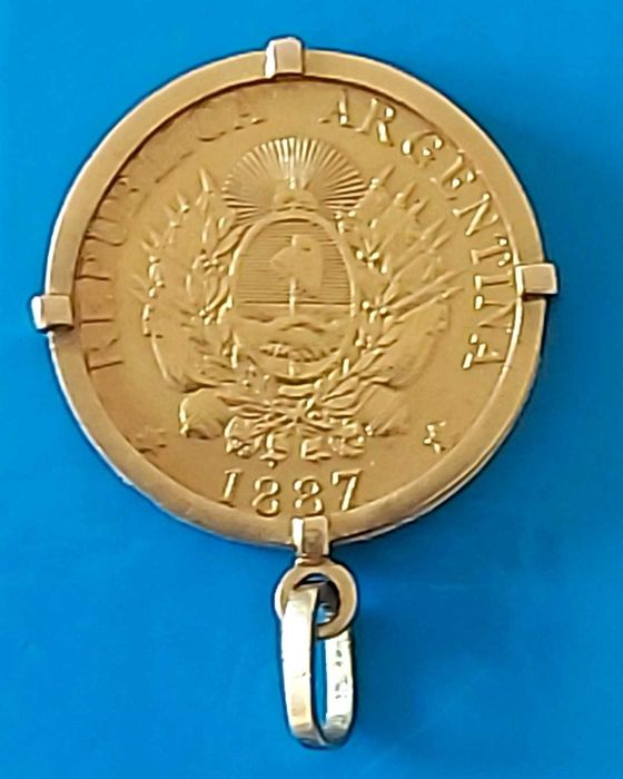 Pendente com 5 pesos da Argentina em Ouro Puro do ano  1887