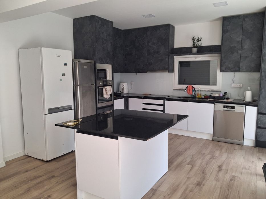Quarto em moradia em Moninhos,  Loures.