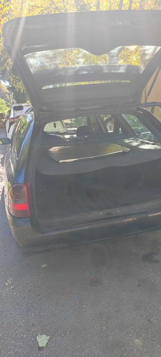 Carrinha a diesel Ford Mondeo 1.8 (BNP) c/ tecto de abrir - 1150€