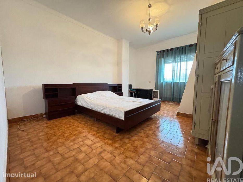 Prédio em Assumar de 86 m2
