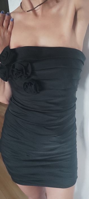 Koktajlowa czarna minisukienka 36 S