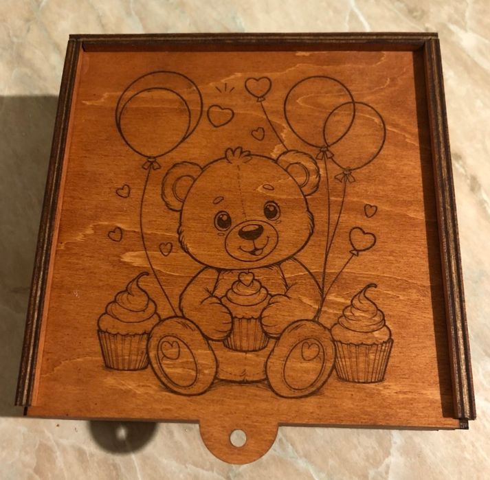 Подарункова шкатулка із фанери