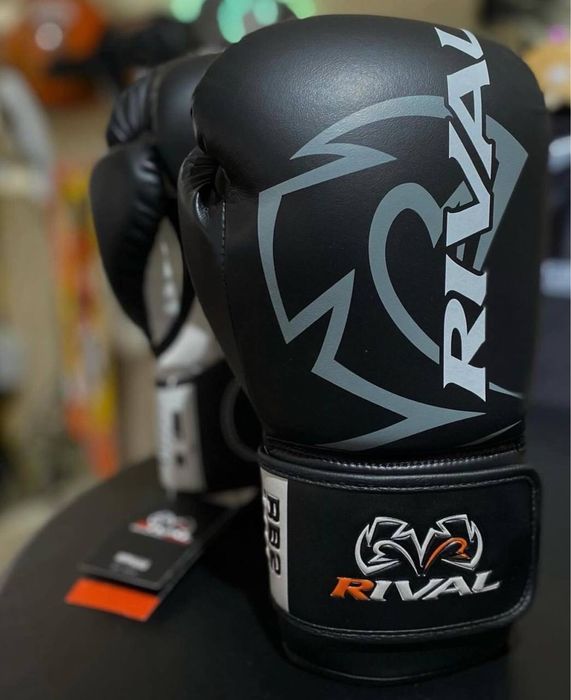 Боксерские перчатки Rival RB2 10, 12, 14, 16 унций