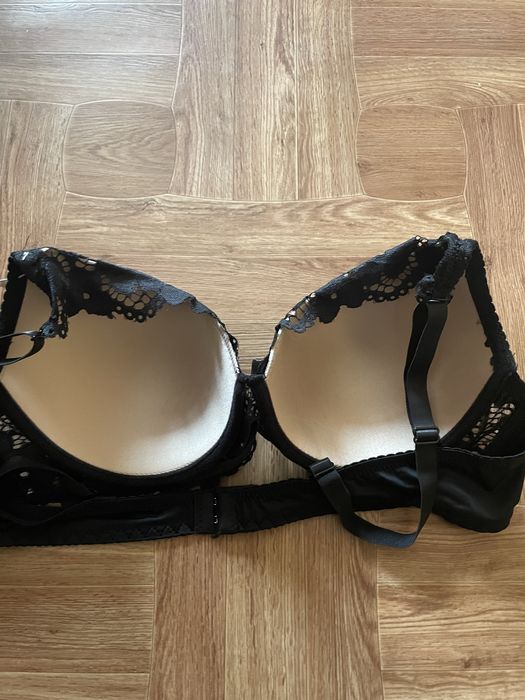 Бюстгалтер чорний
