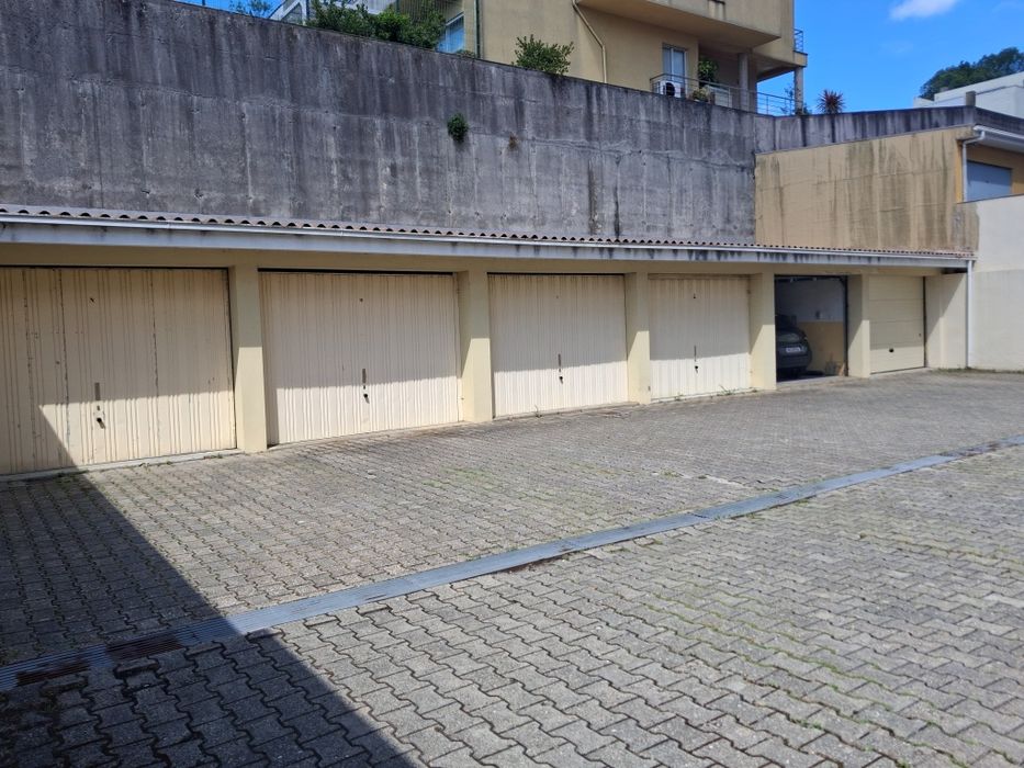 Garagem box para arrendamento