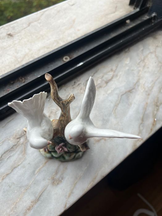 Caixa inteira com decorações antigas