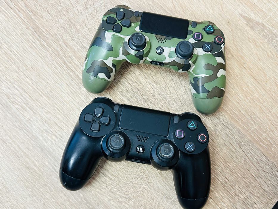 Konsola Sony PlayStation 4 Slim 1 TB + dwa pady Stan przeciętny Okazja!