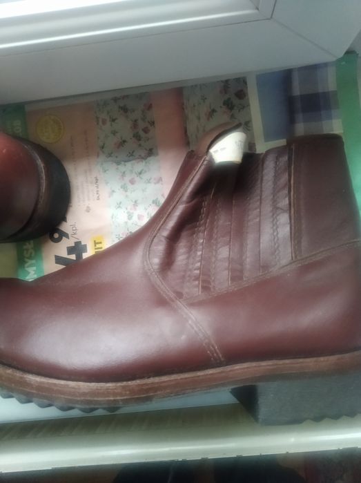 Nowe buty sztyblety meskie  rozmiar 41 brazowe sztyblety