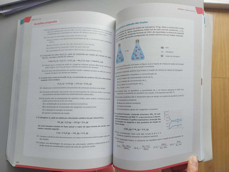 Livro de Preparação para Exame de Física e Química A de 11ºano