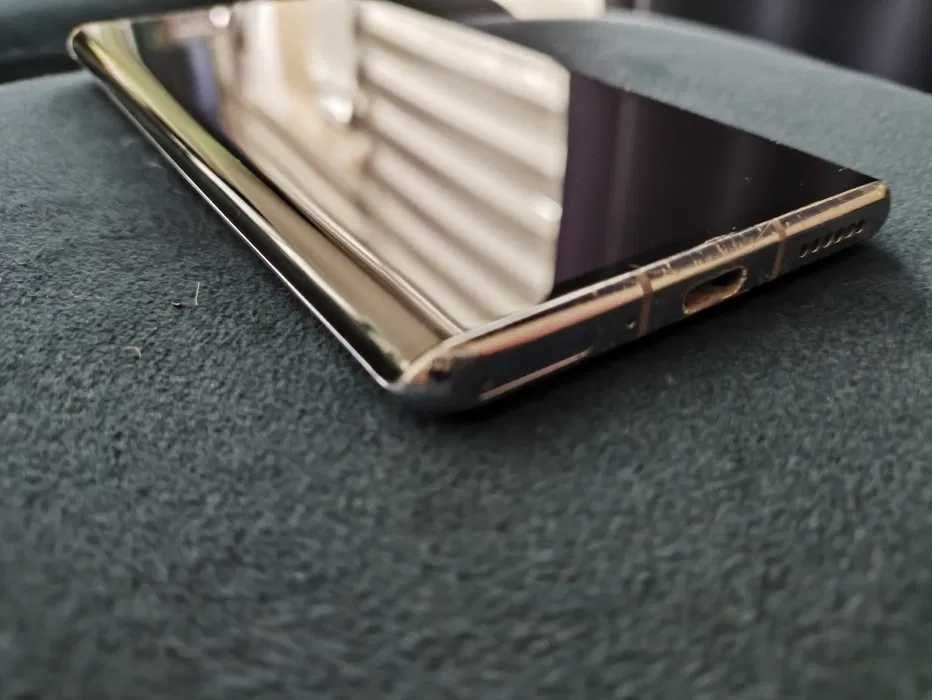 Smartfon Huawei Mate 30 pro / 8 GB / 256 GB