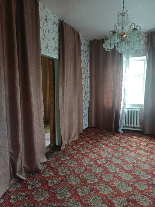 Продам в с.Буди ,частину будинку.