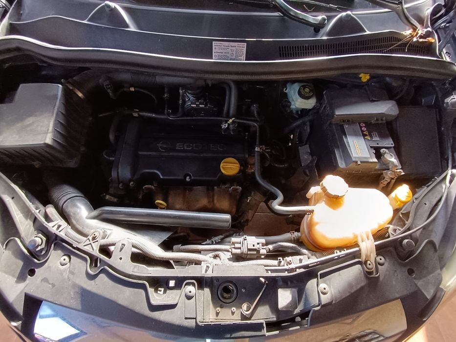 Opel Corsa D 1.2 gasolina