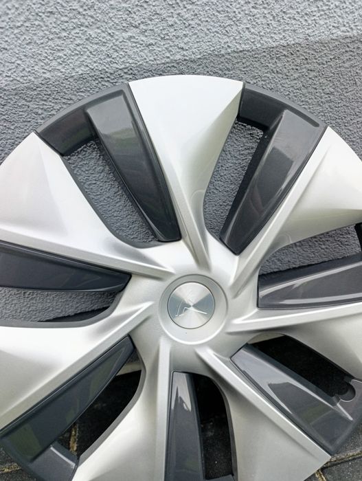три ковпаки tesla model Y R19