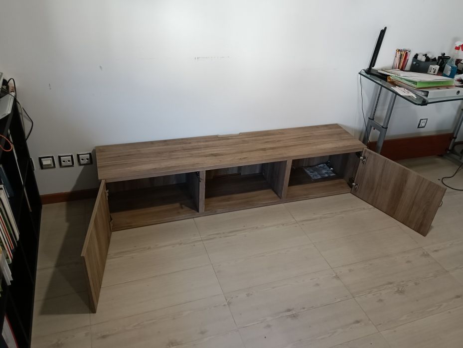 Móvel de TV + duas portas opcionais extra