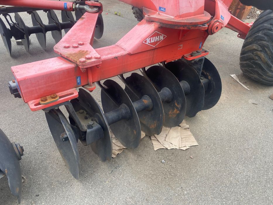 Дискова борона Kuhn Discover XL