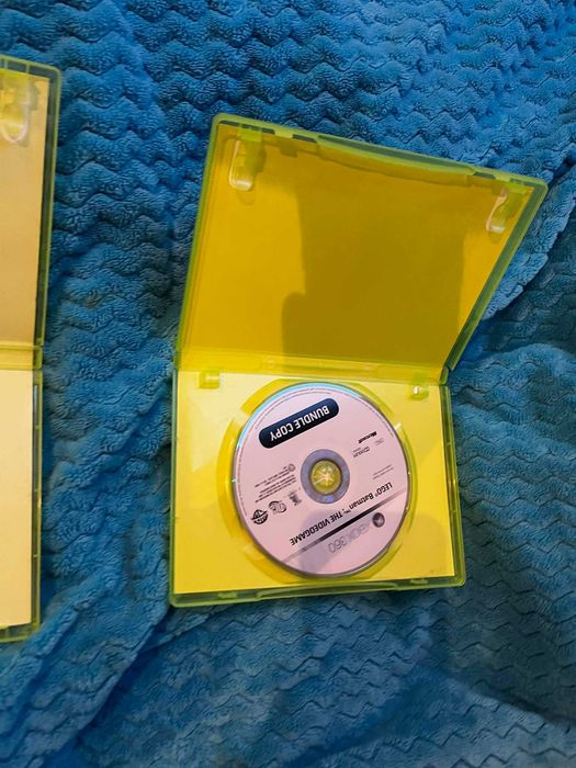 Gra batman lego na xbox 360 polecam:)