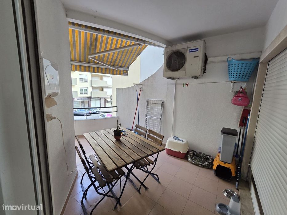 ENTRONCAMENTO | VENDE T3
1.º Andar-Garagem-Terraço-Centro da Cidade