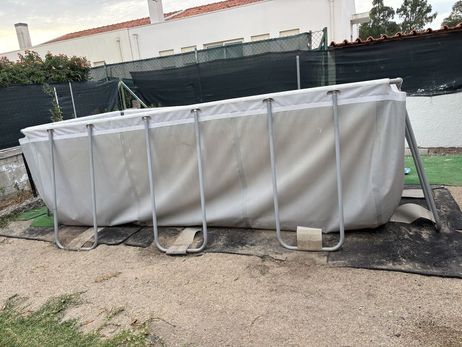 Piscina de 410cm por 240cm/ 120cm de altura