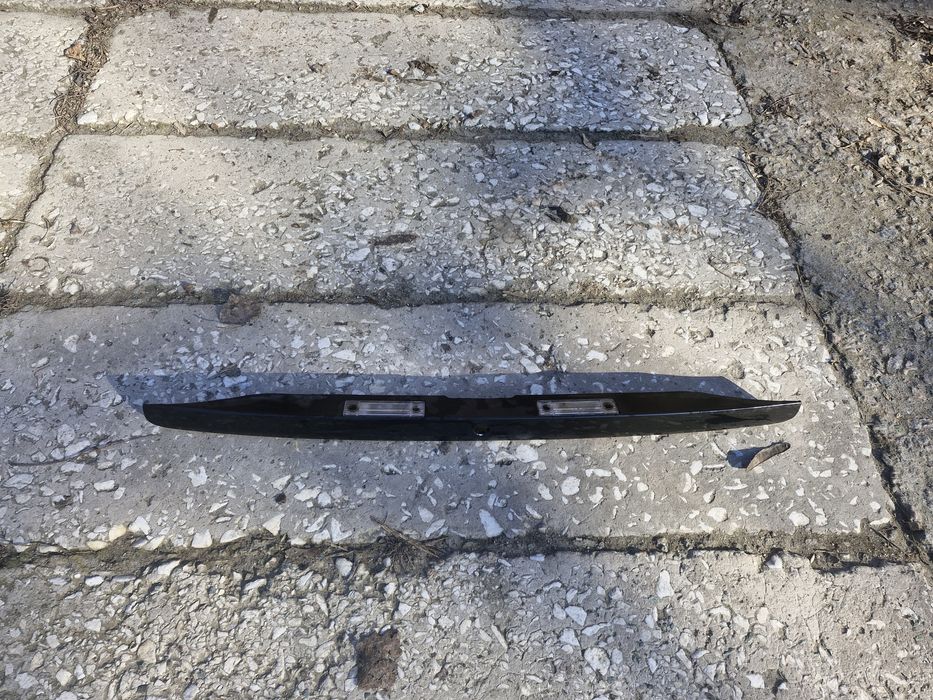 Накладка кришки  багажника chevrolet lacetti седан