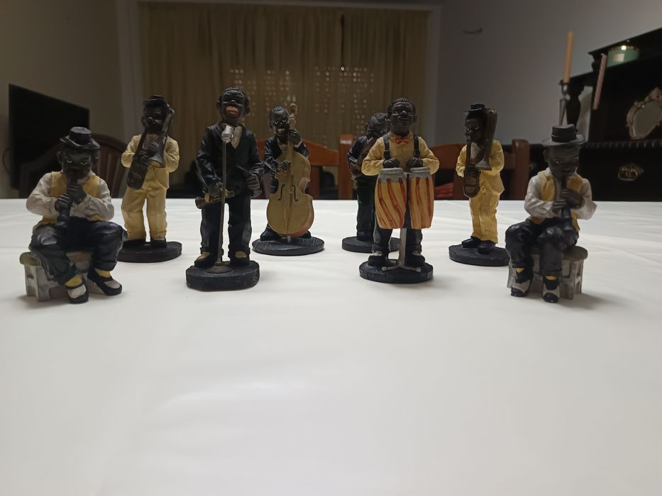 Figuras de porcelana.8 peças.