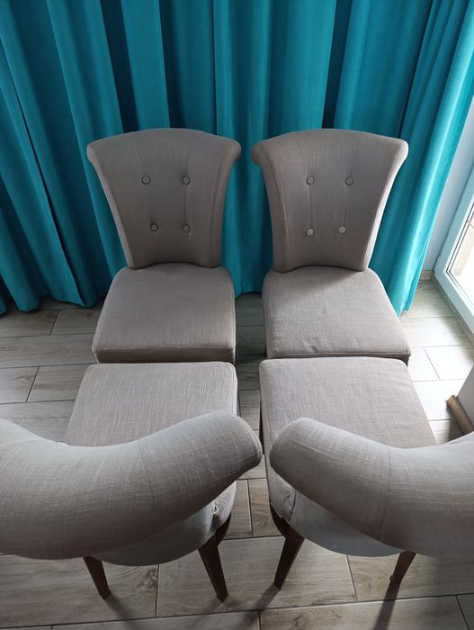4 krzesła  beżowe