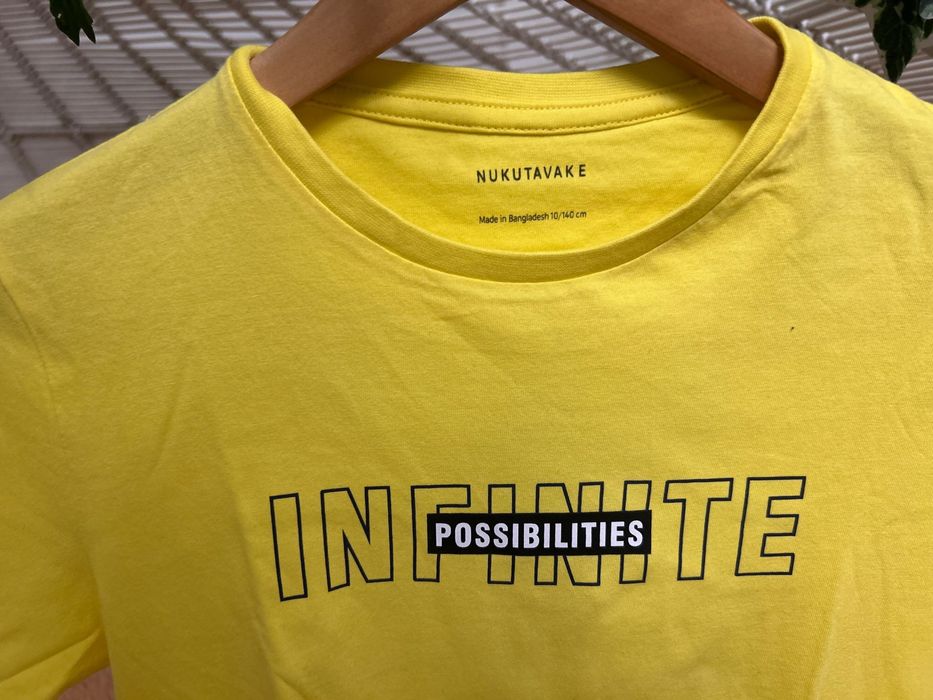 Conjunto T-shirt e calções para rapaz