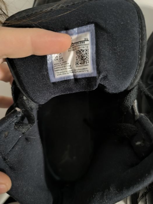NIKE AIR JORDAN 1 MID rozmiar 38,5 EUR / 5,5 UK czarne używane
