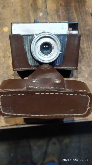 Продам старые фотоаппараты, и в наличие практически новый палароид