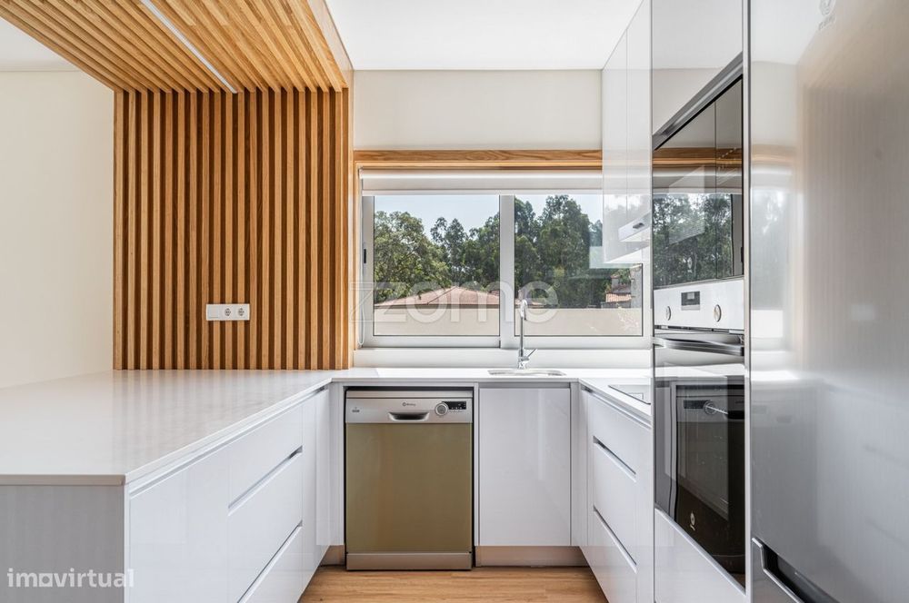 Moradia T3+1 Novas de Arquitetura Moderna na Trofa