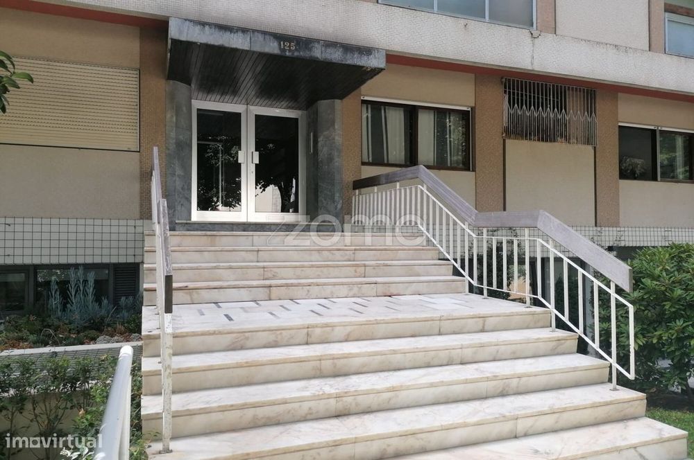 T2+1 com garagem na Boavista para arrendamento