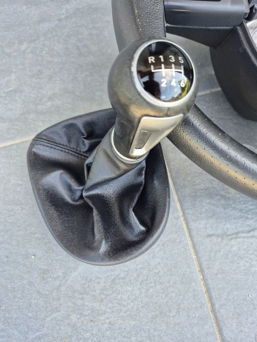 Kierowca i gałka biegow  seat  altea,  xl ,leon II  po liftingu