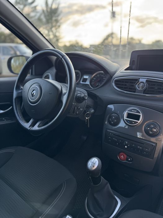 Автомобіль Renault Clio 3