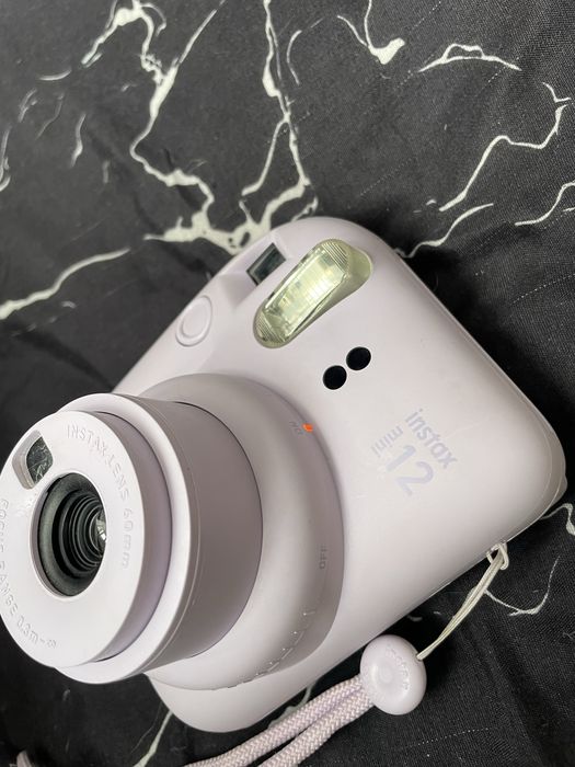 Фотоапарат митєвого друку Instax mini 12