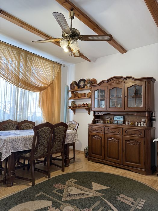 Продається будинок з басейном і сауною