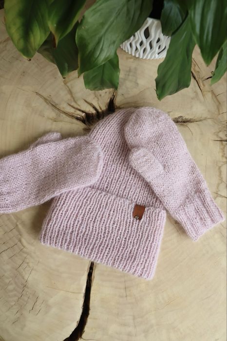 Zestaw czapka i rękawiczki handmade