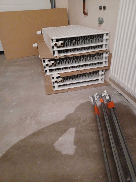 Mam do sprzedania 4xgrzejniki firmy Purmo CV 22