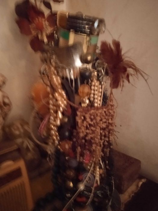 bijuteria cerca de 50 peças colares brincos e pulseiras